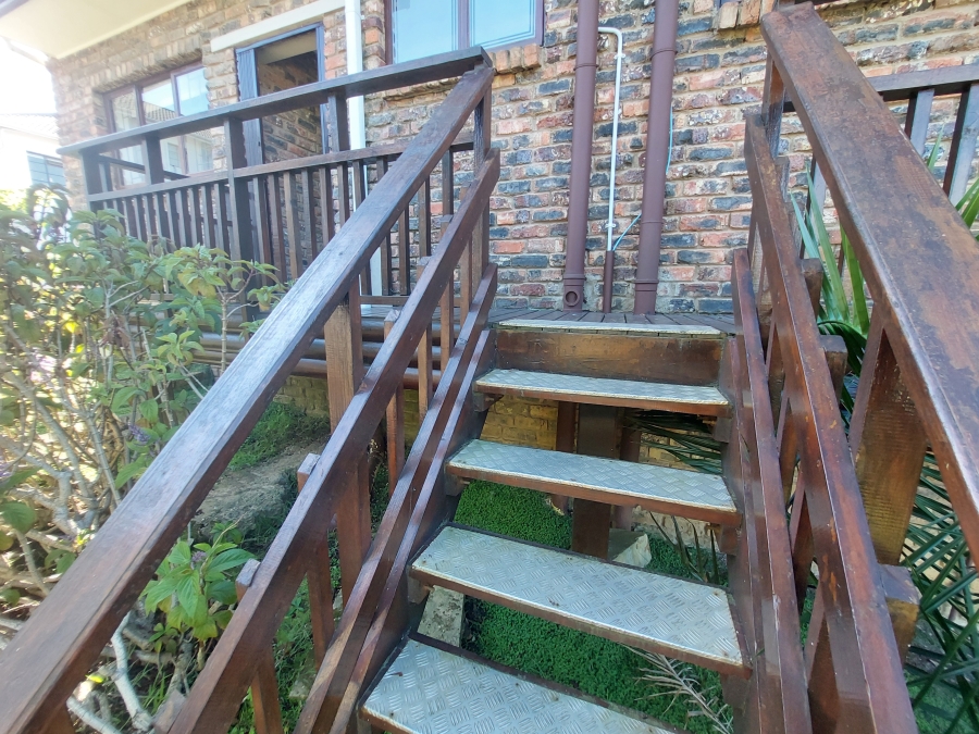2 Bedroom Property for Sale in Heatherlands Western Cape